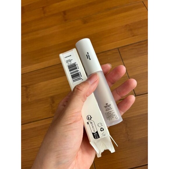 Refy 03 Serum Based Concealer Neutral Fair NWT - Picture 7 of 8